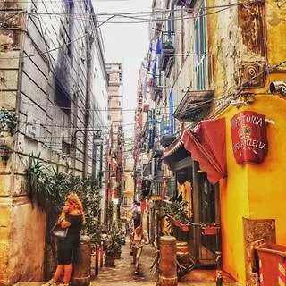 Manuela Piazza Del Plebiscito Centro * ナポリ