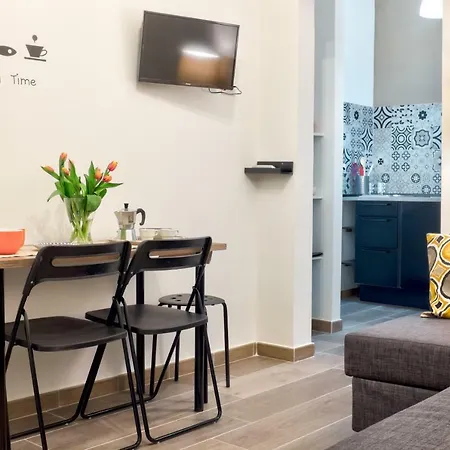 Manuela Piazza Del Plebiscito Centro *