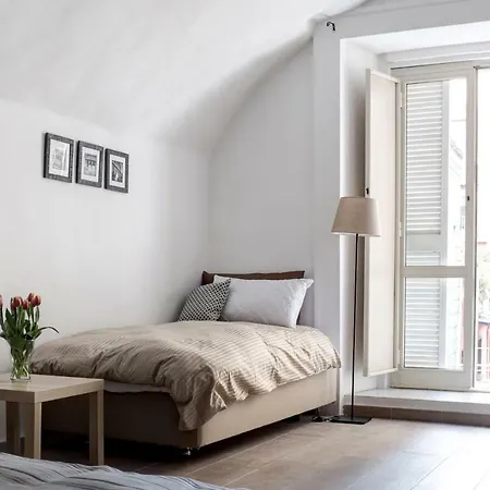 Manuela Piazza Del Plebiscito Centro ナポリ